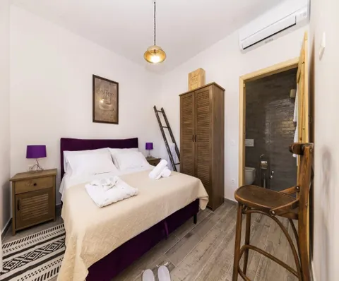 Otok Pašman – Kamena kuća uz more