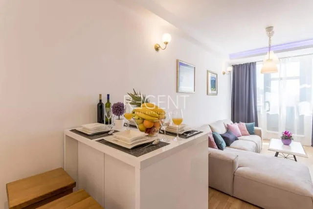 Split, Žnjan - Luksuzan dvosoban penthouse 70 m2 sa terasom