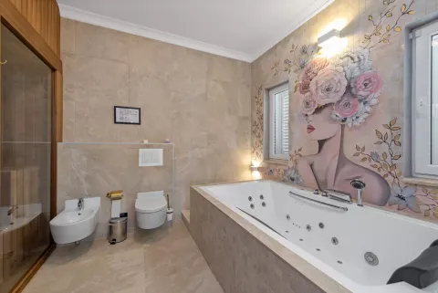 Šibenik, Vodice - luksuzna vila s bazenom i panoramskim pogledom 530m2