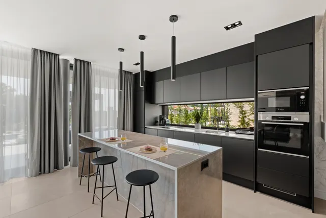 Istra, Poreč – Dizajnerska vila s pogledom na more 310 m2