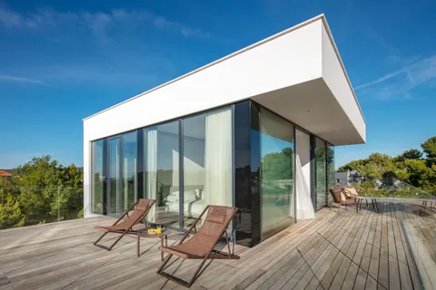 Sukošan – Luksuzna moderna vila s bazenom 495 m2