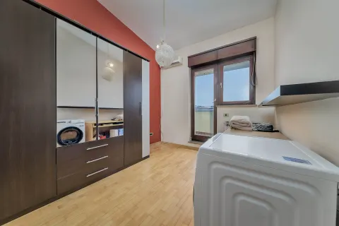 Zagreb, Dugave - Obiteljska kuća NKP 256 m2 na četiri etaže