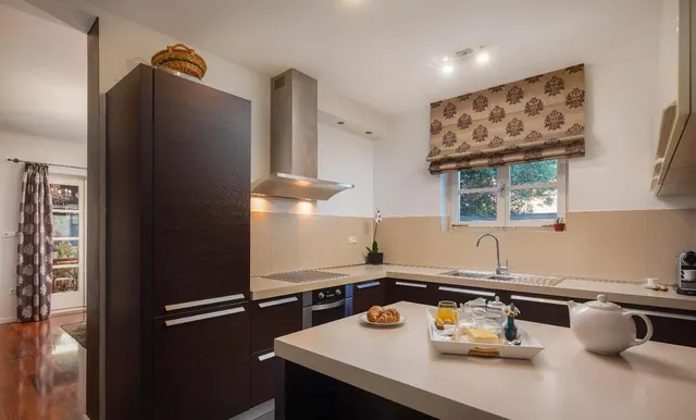 Istra, Poreč – Prostrana i elegantna vila s bazenom 400 m2