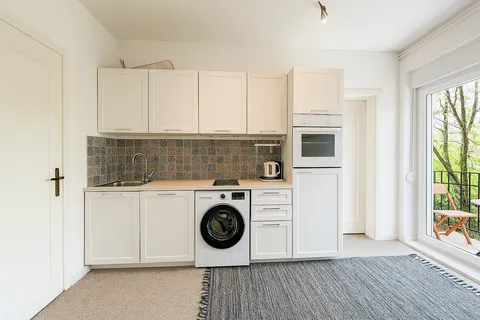 Zagreb, Kvaternik – šarmantan stan od 30 m² s terasom za najam