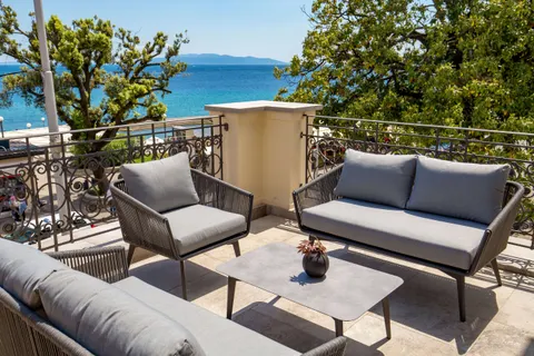 Opatija, Centar - Luksuzan stan u vili na jedinstvenoj lokaciji, 108 m2
