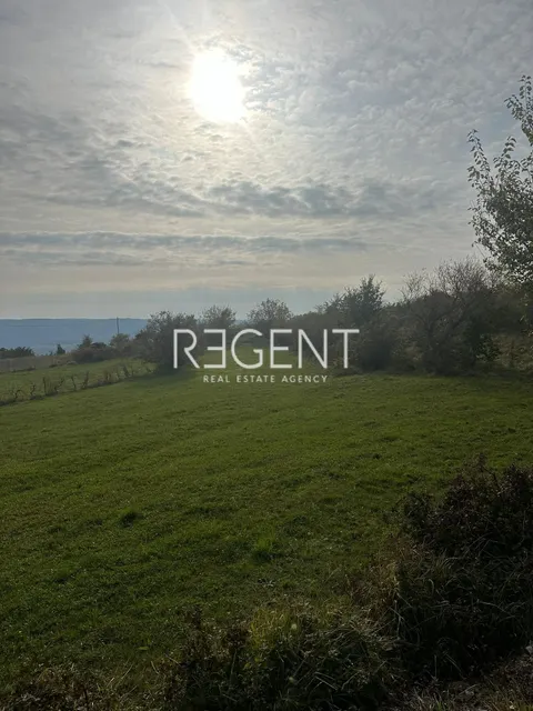 Istra, Oprtalj – Građevinsko zemljišto s projektom, NOVA CIJENA!