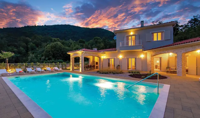 Opatija, Veprinac – Luksuzna vila na parceli od 1175 m2