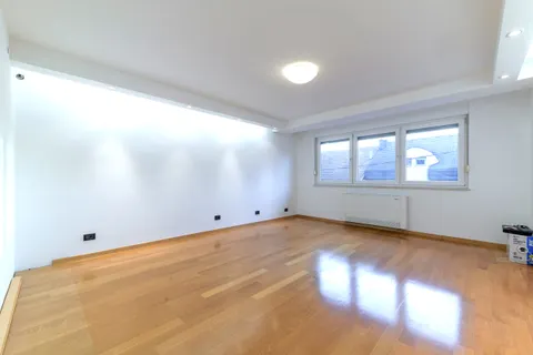 Zagreb, Lašćina – Obiteljska kuća na vrhunskoj lokaciji 395 m2
