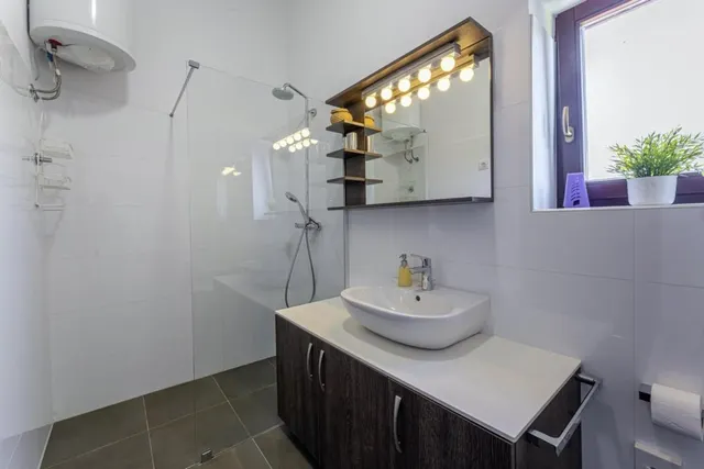Istra, Sveti Lovreč - Autentična kamena vila 280 m2