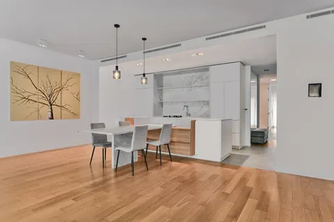 Zagreb, Ban Centar – Trosoban stan 131 m2 najam