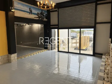 Trogir - Stambeno poslovna zgrada 1380 m2 s pripadajućim zemljištem na izvrsnoj lokaciji