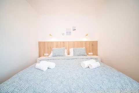 Zadar, Vrsi – trosobni apartmani s bazenom i pogledom na more