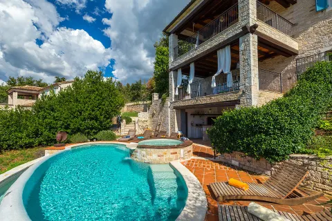Istra, Sveti Lovreč – Luksuzna kamena vila