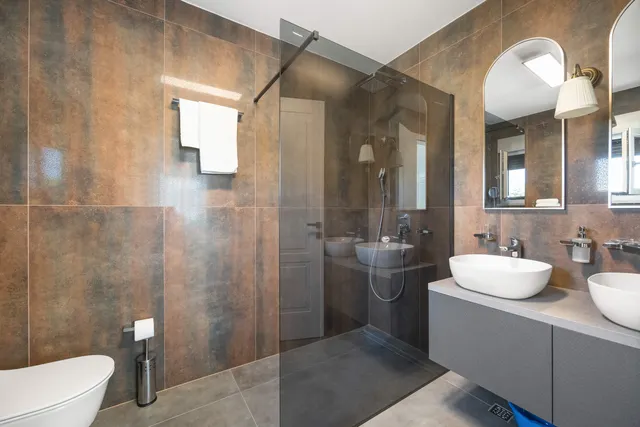 Istra – Kuća s bazenom na parceli 780m2