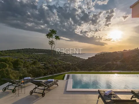 Rogoznica, Ražanj - autentična vila s pogledom na more