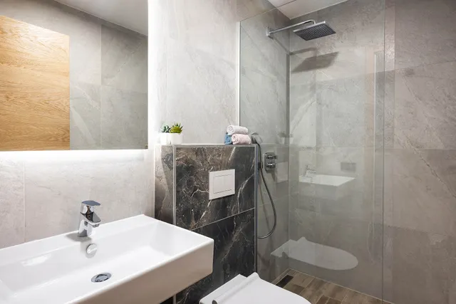 Krk, Linardići - Luksuzna vila s pogledom na more, infinity bazenom i saunom 350m2