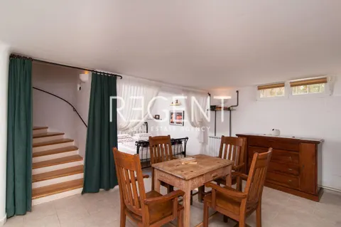 Brač, Mirca - Vila s bazenom uz more 330m2