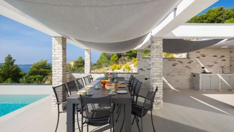 Šibenik, Žaborić - Moderna novoizgrađena vila s bazenom 380 m2