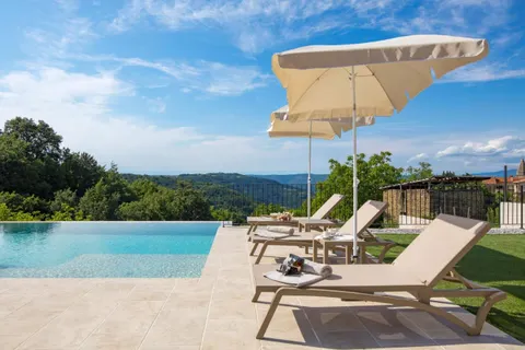 Kašćerga, Istra - Luksuzna vila u srcu Istre