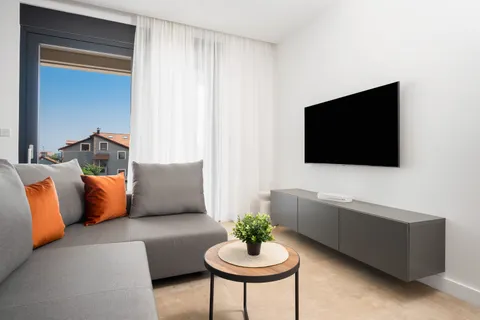 Split, Kaštel Lukšić - Moderan dvosoban stan 80 m2 DUGOROČAN NAJAM