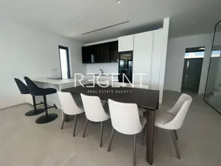 Sukošan – Luksuzno moderan stan s krovnom terasom 139 m2