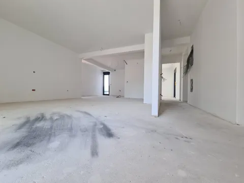 Makarska, Centar - Trosoban penthause s pogledom na more 117 m2