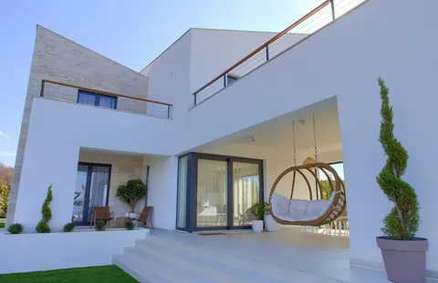 Krk, Malinska - Moderna Vila