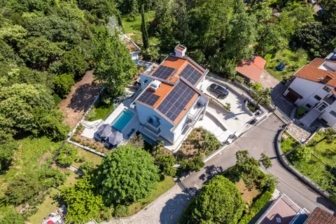 PRIVATNO: Kvarner, Opatija - Luksuzna vila na prekrasnoj lokaciji