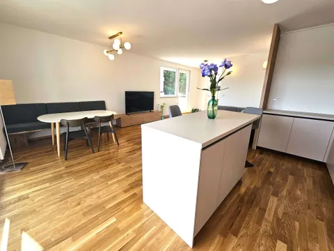 Zagreb, Pantovčak - Četverosoban stan s terasom + garaža 118 m2, Prvi najam