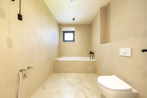 Trogir - Nova moderna vila od 300m2 s bazenom i jacuzzijem