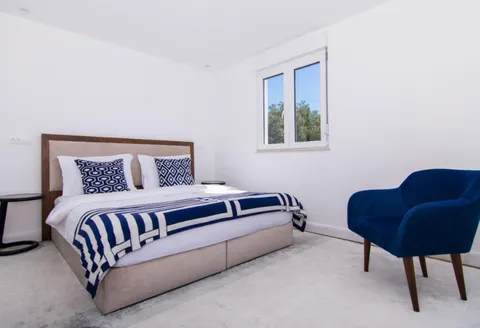 Trogir - Moderan, peterosobni penthouse s terasom i pogledom na more 185 m2