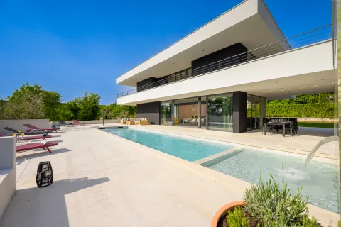 Istra, Grožnjan - Luksuzna dizajnerska vila 682 m2 novogradnja
