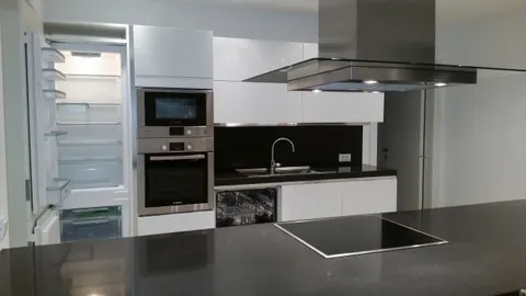 Korčula, Žrnovo - Vila prvi red uz more 280 m2