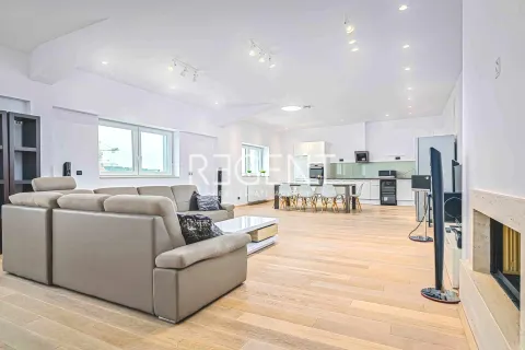 Zagreb, Centar - Luksuzan četverosoban penthouse s velikom terasom 225 m2