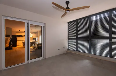 Split, Strožanac - Dvosoban stan s krovnom terasom i lođom 86,38 m²