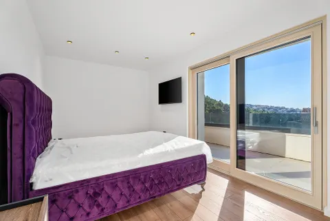Split, Strožanac - Moderna vila s pogledom na more, bazenom i pomoćnim objektom 50 m2