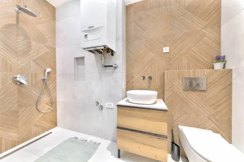 Zagreb, Medveščak – Luksuzno potpuno adaptirana kuća u nizu 240 m2