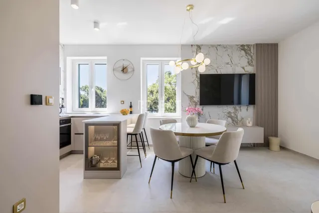 Split, Bačvice – luksuzni dvosobni stan 64m2 najam