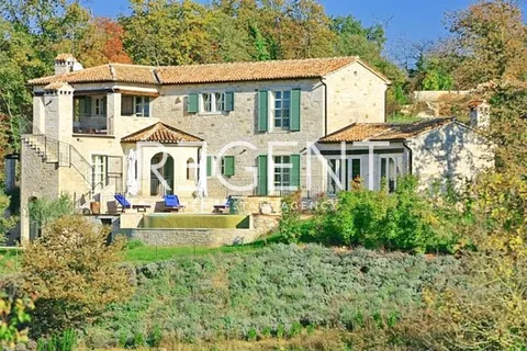 Istra, Rovinj – Rustikalna kamena rezidencija 225 m2