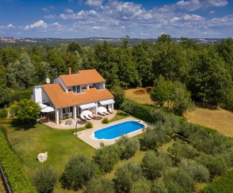 Istra, Poreč – Moderna vila s bazenom 240 m2