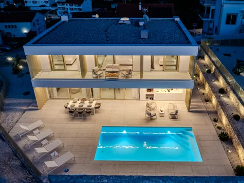 Brač, Sutivan - Predivna vila u blizini mora, 274m2