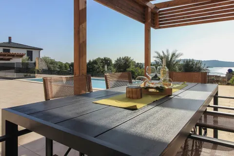 Istra, Medulin - Prekrasna villa s wellnessom NKP 190 m2 nadomak mora