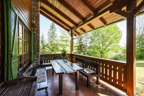 Mrežnica - Drvena kuća za odmor uz rijeku 100 m2, najam