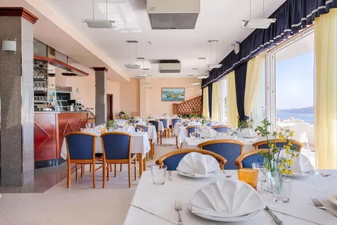 Trogir – Elegantan hotel s pogledom na more