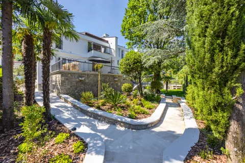 PRIVATNO: Kvarner, Opatija - Luksuzna vila na prekrasnoj lokaciji