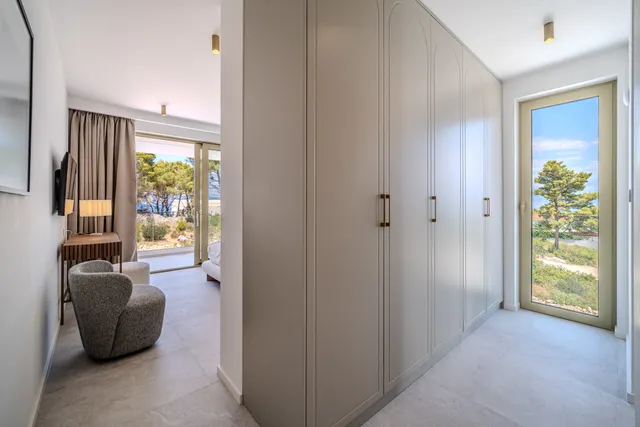 Brač, Sutivan - Predivna vila u blizini mora 274m2