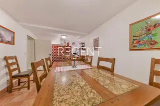 Zagreb, Maksimir – Prekrasna obiteljska vila s bazenom 600 m2