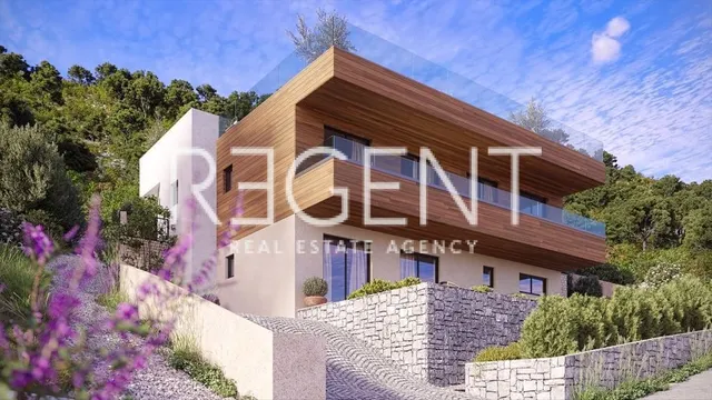 Rogoznica, Ražanj - Vila u izgradnji prvi red uz more 250 m2