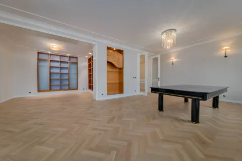 Zagreb, Trg bana Josipa Jelačića - Četverosoban stan 160 m2 najam