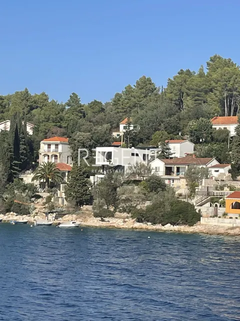 Korčula, Blato - građevinsko zemljište prvi red uz more 12,294 m2